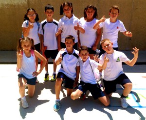 Encuentro de acrosport en educación física entre colegios